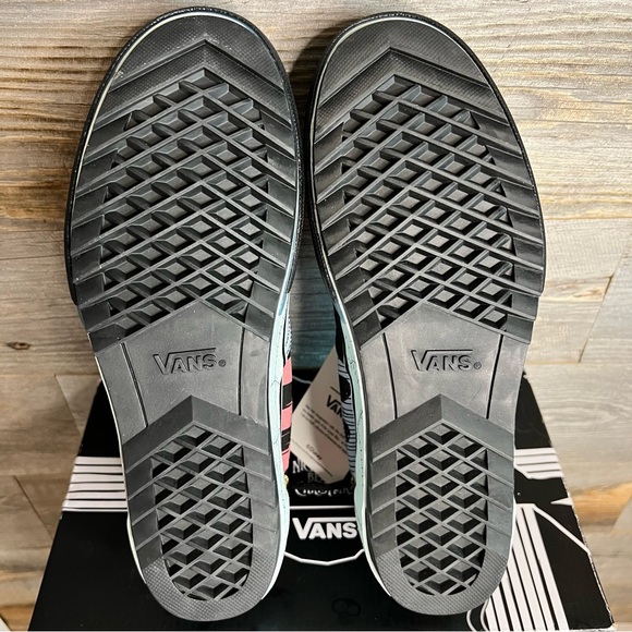 NWT 🆕Vans x🎄🎃 Nightmare Before Xmas Sally Stacked Platform, W9.5 - Picture 8 of 16